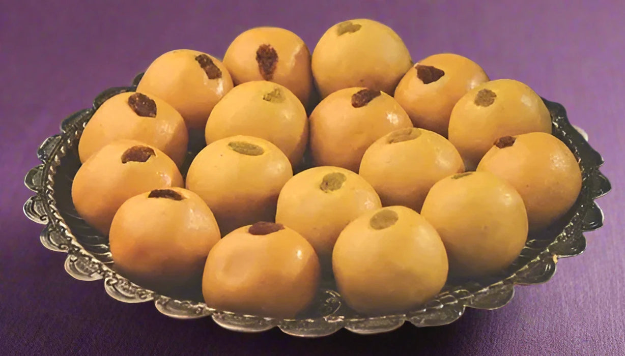 Home-made Besan Ladoo at MaayBoli Marathi Khadyajatra - 4 ladoos